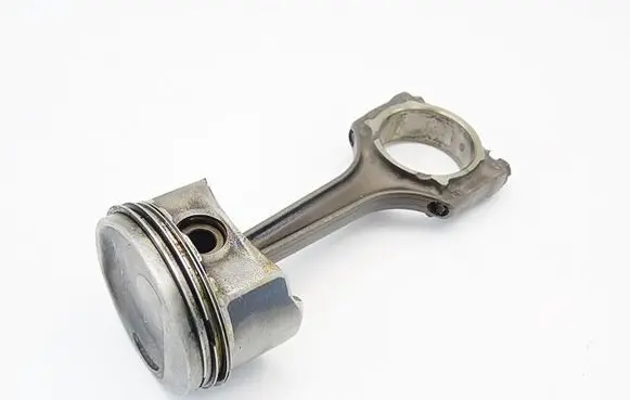 Fiat Grande Punto Piston with connecting rod 55200537