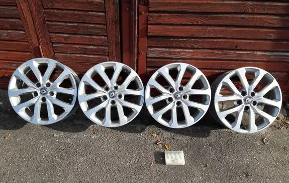 R17 alloy rim