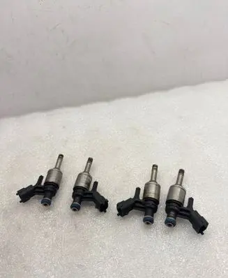 Mini One - Cooper Coupe R56 Fuel injectors set 7528351
