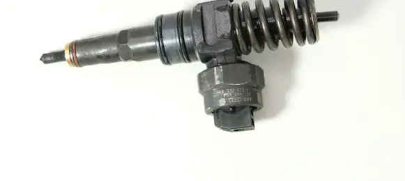 Audi A4 S4 B6 8E 8H Fuel injector 038130073H