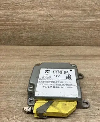 Volkswagen PASSAT B5 Airbag control unit/module 1J0909607 5WK4199