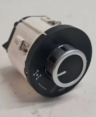 Volkswagen Touareg I Differential lock switch 7L6941435R 32210101