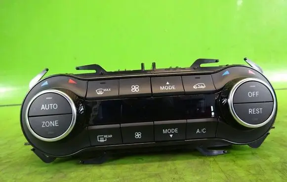 Infiniti Q30 Climate control/heater control trim A0919008101