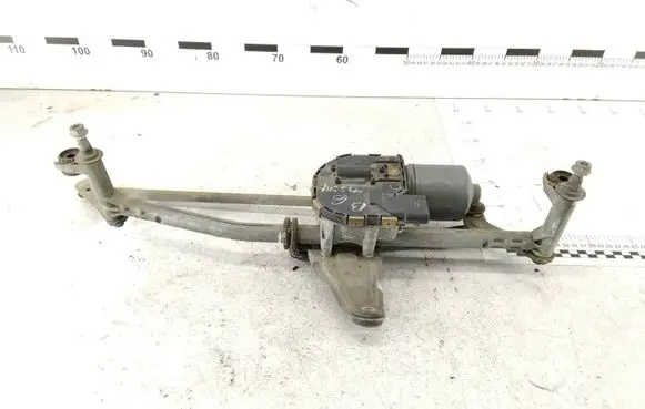 Volkswagen PASSAT B6 Front wiper linkage and motor 0390241791 3C1955119 0510261