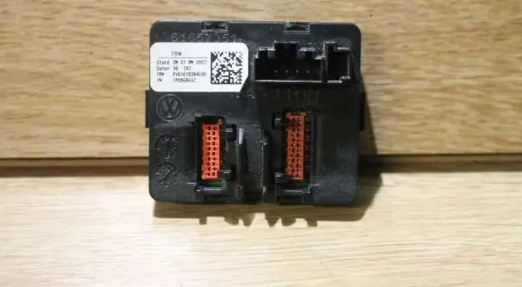 Volkswagen PASSAT B6 Other control units/modules 61657351