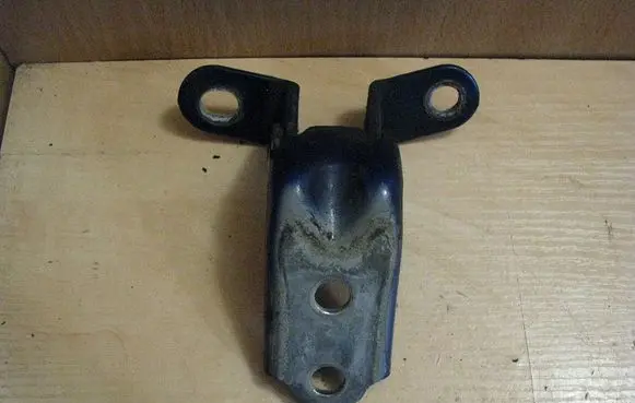 KIA Ceed Rear door lower hinge 793102E000