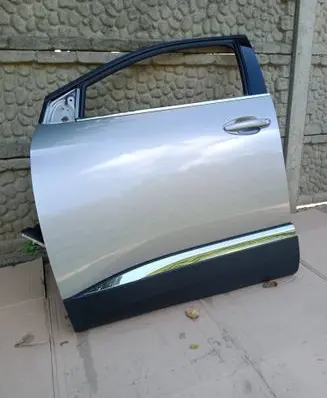 Peugeot 5008 II Front door