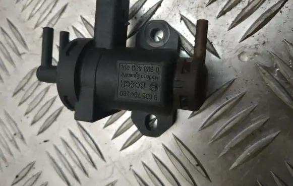 Citroen Xsara Picasso Turbo solenoid valve 9635704380