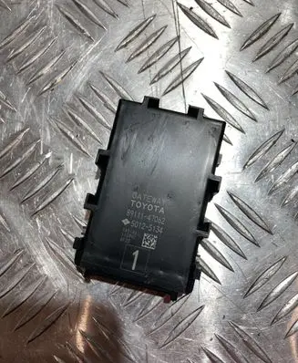 Toyota Prius (XW50) Gateway control module 89111-47062