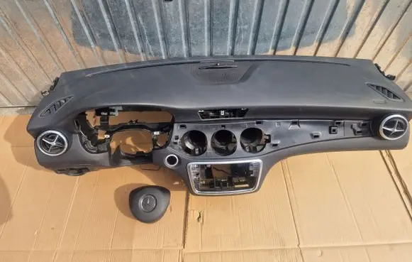 Mercedes-Benz CLA C117 X117 W117 Dashboard 