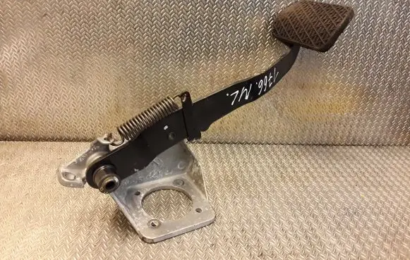 Mercedes-Benz ML W163 Brake pedal PP163290047