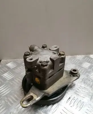 Mazda 323 F Power steering pump
