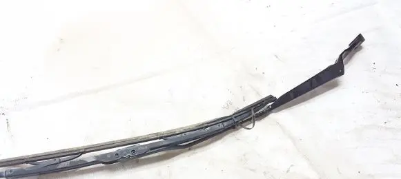 Front wiper blade arm