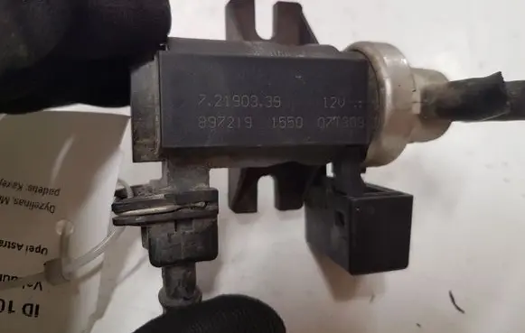 Vacuum valve