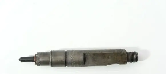 Audi A6 S6 C4 4A Fuel injector 046130201E