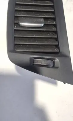 Volvo XC90 Dash center air vent grill 31417383
