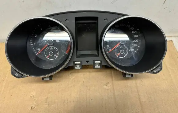 Volkswagen Golf VI Speedometer (instrument cluster) 5K0920870D 0919014426 VDD024031