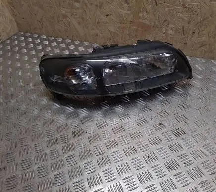 Volvo V70 Headlight/headlamp 89007908