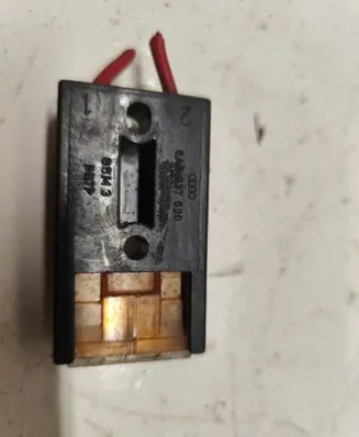Audi A4 S4 B5 8D Fuse 8A0937530