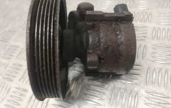 Opel Astra F Power steering pump