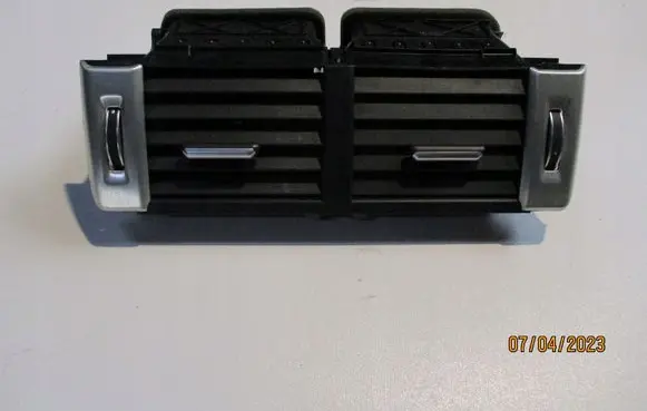 BMW 2 Active Tourer U06 Dashboard side air vent grill/cover trim GJ32014