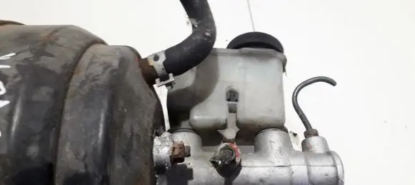 Mazda 323 Master brake cylinder