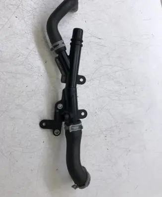 Nissan X-Trail T32 Engine coolant pipe/hose
