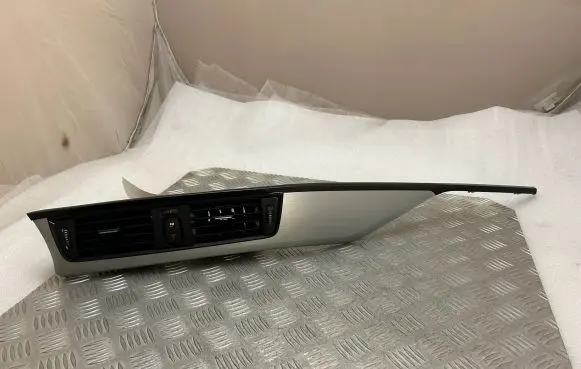 BMW 3 F30 F35 F31 Dash center air vent grill 9218552