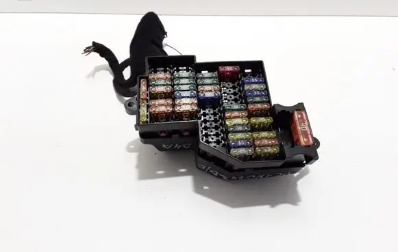 Porsche Cayenne (9PA) Fuse module 7L0941828 ZSB7L0941824