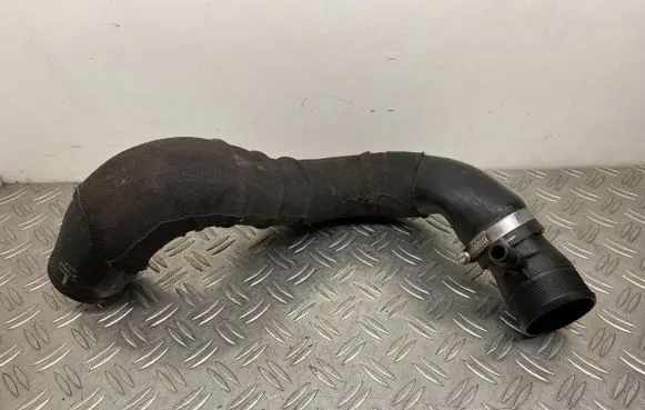 Ford Fusion II Intercooler hose/pipe ds736k683bf