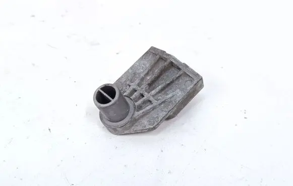 Porsche Cayenne (92A) Radiator mount bracket 7P0121079