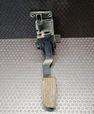 Mercedes-Benz Sprinter W901 W902 W903 W904 Accelerator throttle pedal A9013000404 0281002335 292406041