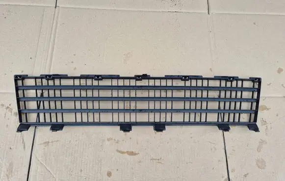 Renault Clio III Front bumper lower grill 2006236