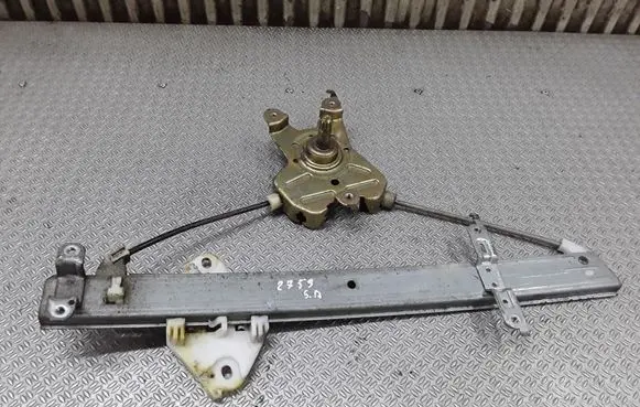 Rear door manual window regulator