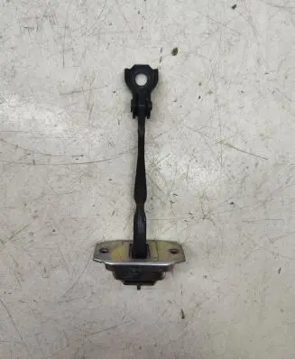 Nissan Qashqai Front door check strap stopper