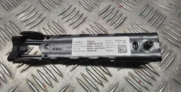 Tesla Model Y Seat belt height adjuster 106813001B