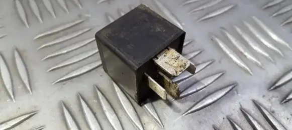 Ford Mondeo MK I Other relay 93BG14N089CA V23136-J4-X1