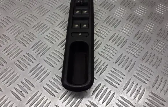 Peugeot 407 Front door window switch trim 96468704XT