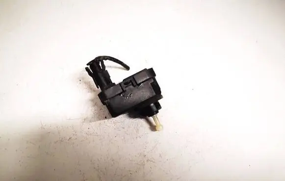 Opel Vectra B Headlight level adjustment motor 0307852335