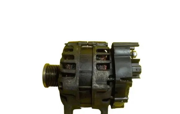 Dacia Duster II Generator/alternator 231004473R H4D460