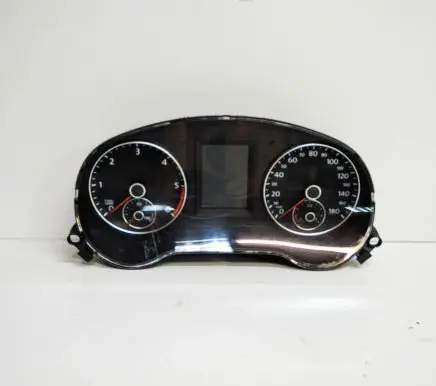 Volkswagen Jetta VI Speedometer (instrument cluster) 5C6920971A