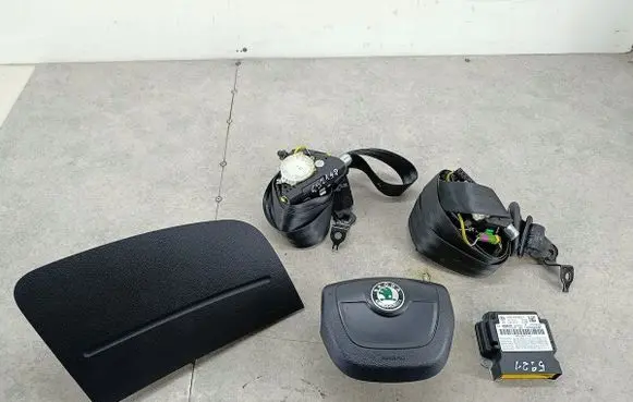 Skoda Fabia Mk2 (5J) Airbag set 