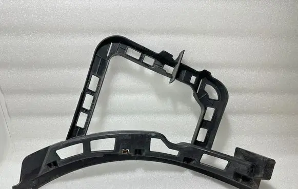 Volkswagen PASSAT B7 Rear bumper mounting bracket 3AE807378