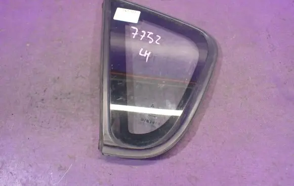 Mitsubishi Colt CZ3 Rear side window