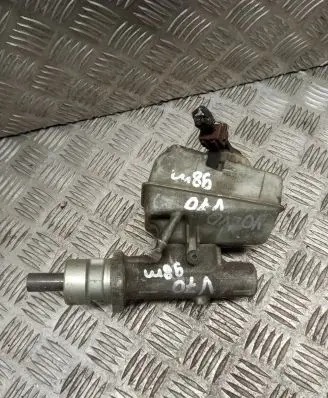 Volvo S70 V70 V70 XC Master brake cylinder 9200439