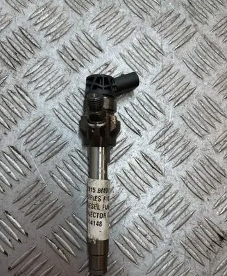 BMW 5 F10 F11 Fuel injector 8514148 0445110743