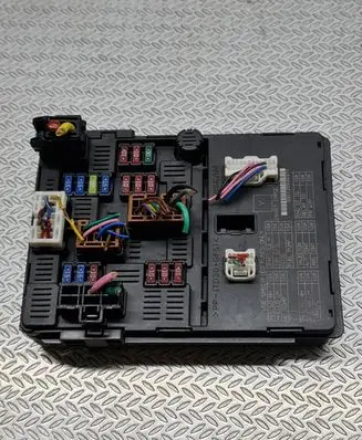 Nissan Micra Fuse module 284B71HR0C 081120600371