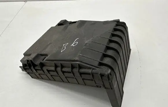 Volkswagen PASSAT B6 Fuse box cover 1K0937132F
