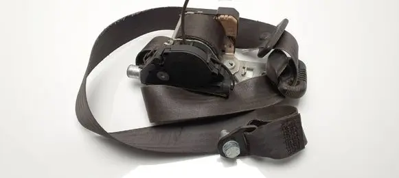 Iveco Daily 35 - 40.10 Front seatbelt 33006301H