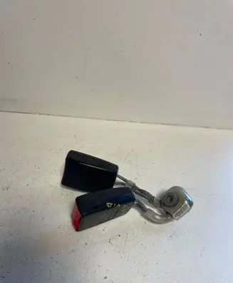 Volkswagen Golf V Rear seatbelt buckle 1K0857739H